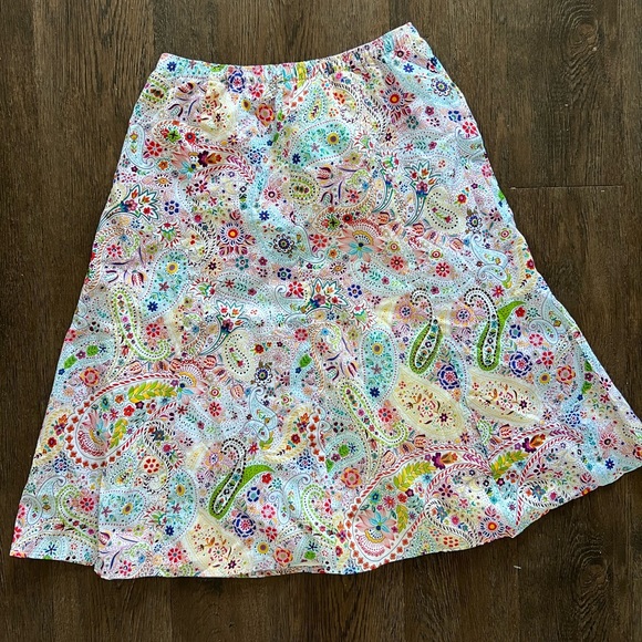Size small paisley bright color print Orvis skirt.  Like new. - Picture 1 of 5